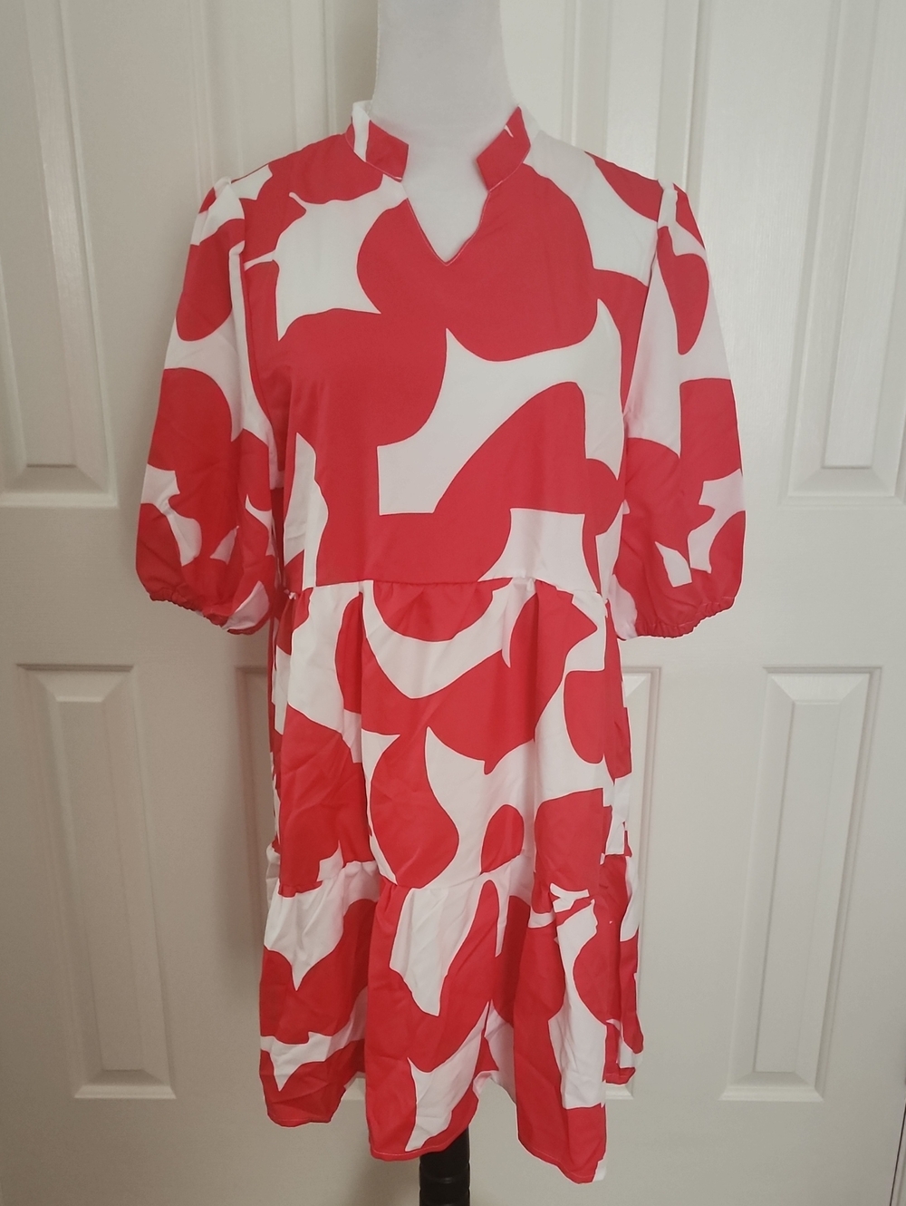 SHEIN Red and White Abstract V-Neck Mini Dress